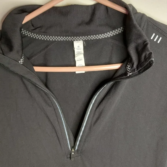 Lululemon Mens Black Stretchy Pullover - Picture 2 of 8
